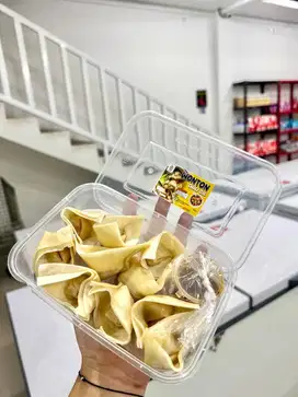 Wonton isi 10 free chilli oil