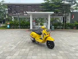 Vespa GTS 2022 NIK kuning