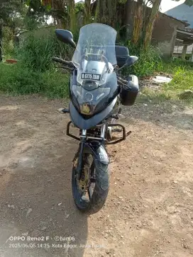Bajaj Pulsar p220 komplit