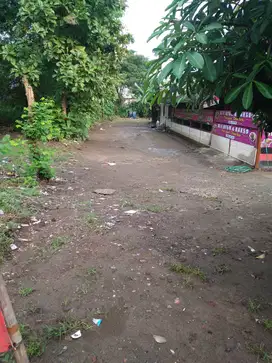 Disewakan sebidang tanah untuk peluang usaha.