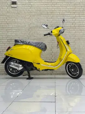 Odo 8rb Istimewa!!Vespa sprint ABS 2022 N Asli Murah SE Olx-Mustika