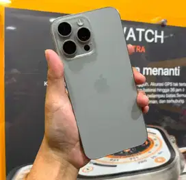 iPhone 15 Pro Max 256GB Ex Garansi Resmi iBox BH 86%