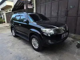 Toyota Fortuner G Bensin Matic AT Tahun 2012 Hitam , 2013