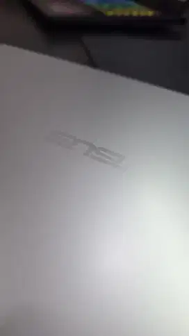 Laptop Asus X415J tahun 2021