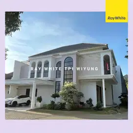 Dijual Rumah Taman Puspa Raya Citraland surabaya