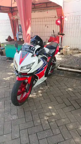 Jual cbr kondisi siap pakai. Pemakaian sehari hari...di jual efek