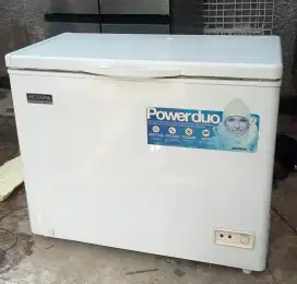Box frizer kapasitas 205L