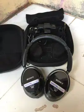Sony MDR-NC500D digital noise canceling