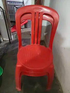 Kursi Plastik Merah