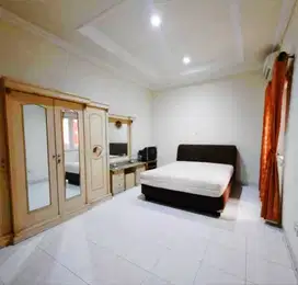 DIJUAL Rumah 2 Lantai Semi Furnished di Tenggilis Mejoyo Surabaya