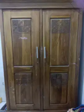 Di jual lemari bekas semi jati