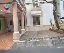 Disewakan rumah rapi siap huni di kota wisata