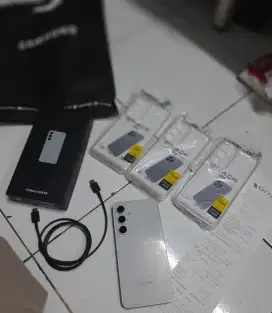 Samsung S24FE 8/258