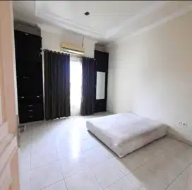 Disewa Rumah Semi Furnished Di Tenggilis Mejoyo Surabaya