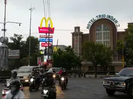 HOTEL TENGAH KOTA MALANG AREA ALUN ALUN TUGU BALAI KOTA MALANG