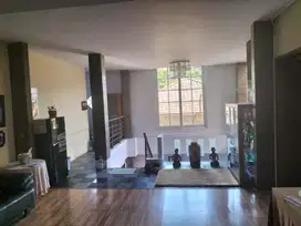 Rumah 3 Lantai Cantik Anggun Elegant Sayap Jalan Garuda Bandung