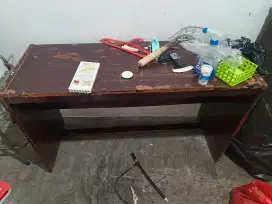 Meja Kayu Coklat