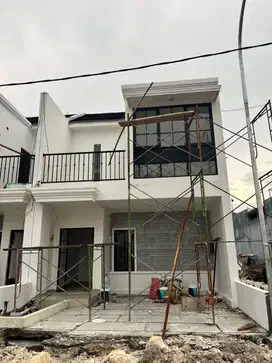 Rumah Ready Taman Jivva 1 Kebraon Surabaya, 2 lantai dekat Wiyung