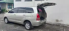 Toyota Kijang Innova 2006 Bensin