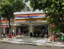 BANGUNAN EMBONG MALANG PAS DI TENGAH KOTA