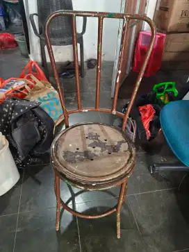 Kursi Besi Kayu Coklat
