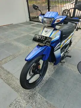 Yamaha F1ZR tahun 2004 biru