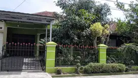 RUMAH 2 LANTAI 7 KAMAR TIDUR DI MANGKUBUMI