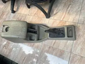 Console box kijang lgx 2003
