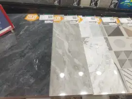 PROMO KERAMIK 60x60 ALL TYPE AT MITRA 10 RAJABASA! BISA CICILAN!