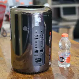 Komputer apple MacPro 2013 - intel Xeon E5 - Doble Vga amd D500