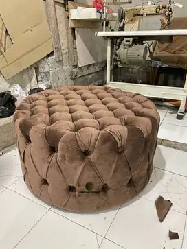 STOOL SERIBU KANCING BROWN (CUSTOM BEBAS PILIH JENIS KAIN DAN WARNA)