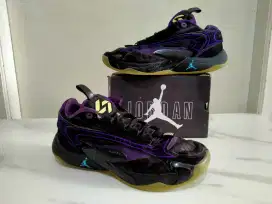Sepatu Basket Nike Air Jordan Luka Doncic