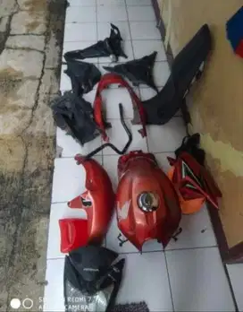 Part honda Verza , tangki , jok ,body² lampu dan stang butuh repair