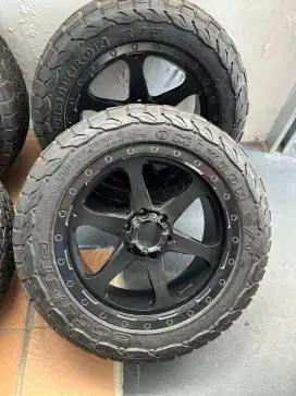 Jual vlek + ban tinggal pakai buat pajero/fortuner masih mulus