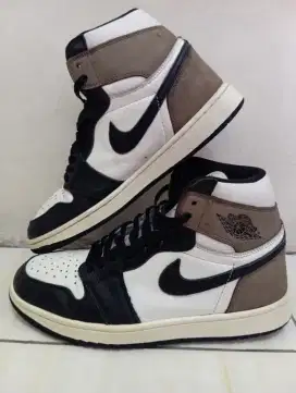Nike Air Jordan 1 Retro Hi Dark Mocha