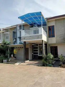 Dijual Rumah 2lt dekat tol Cibubur
