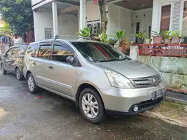 Nissan Livina 2011 Bensin