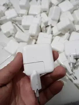 Batok Charger 12watt Original 100% Bawaan Ipad  mulus (bekas)