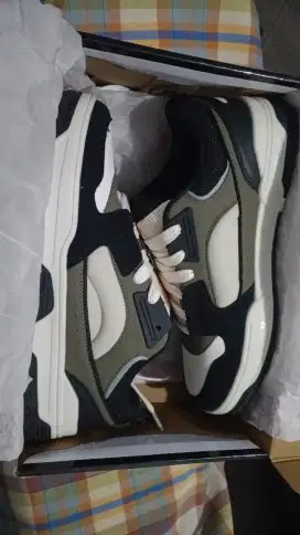Di jual sepatu casual