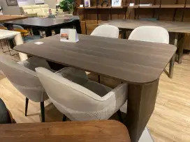 Meja makan - Walnut | Home Credit Indonesia