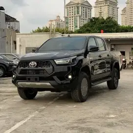 [BARU] HILUX V MATIC DOUBLE CAB 2025 READY !!