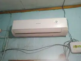 Di jual AC 1/2 PK merek shap lengkap