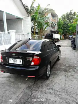 Mobil Hyundai Avega