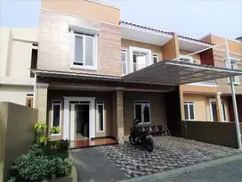 RUMAH 2 LANTAI SIAP HUNI DI TANAH BARU DEPOK, 2KM-AN KE TOL KUKUSAN