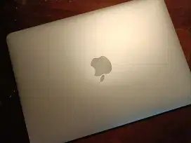 MACBOOK AIR 13 INCHI pemakaian 2016 Core i5 Kondisi 99% sangat terawat