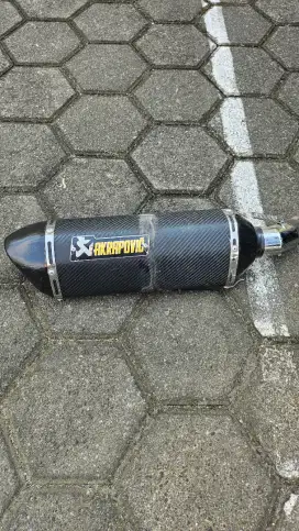 Knalpot Kenalpot racing Slip on R25 Akrapovic