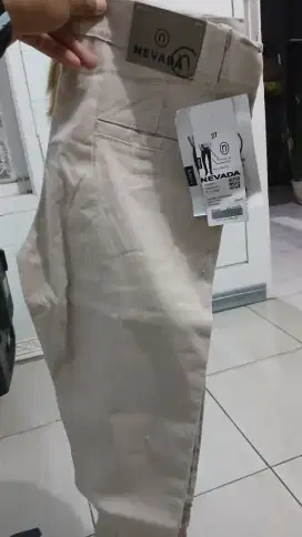 Celana cino ukurang 27