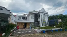 Rumah Mansion 5 Kamar di Panorama Taman Raya (Botanica Springhill)
