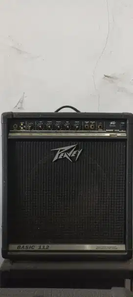 Amply Gitar Peavey buat Bass 12 in.