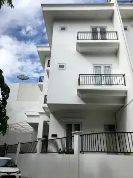 Dijual Rumah Muara Karang